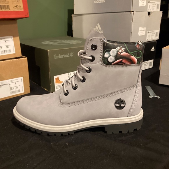 Last one 9.5 Timberland Womens heritage 6" waterproof boot - Picture 2 of 7